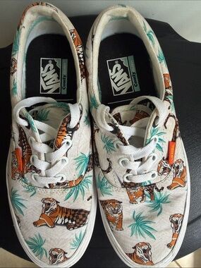 Discovery Project Cat Vans Women’s shoes White Tiger Print